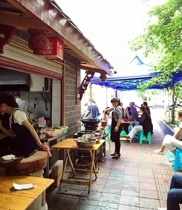 联想最新科技与小巷特色小店的独特魅力探索