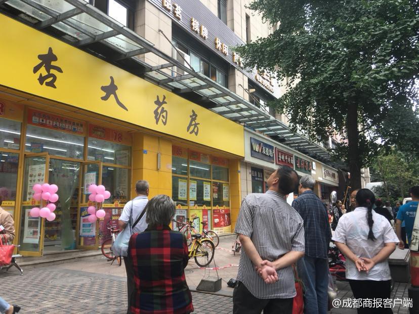 最新男子坠楼事件，处理步骤指南及现场应对建议