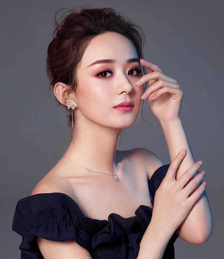 最新女明星闪耀登场，魅力无限